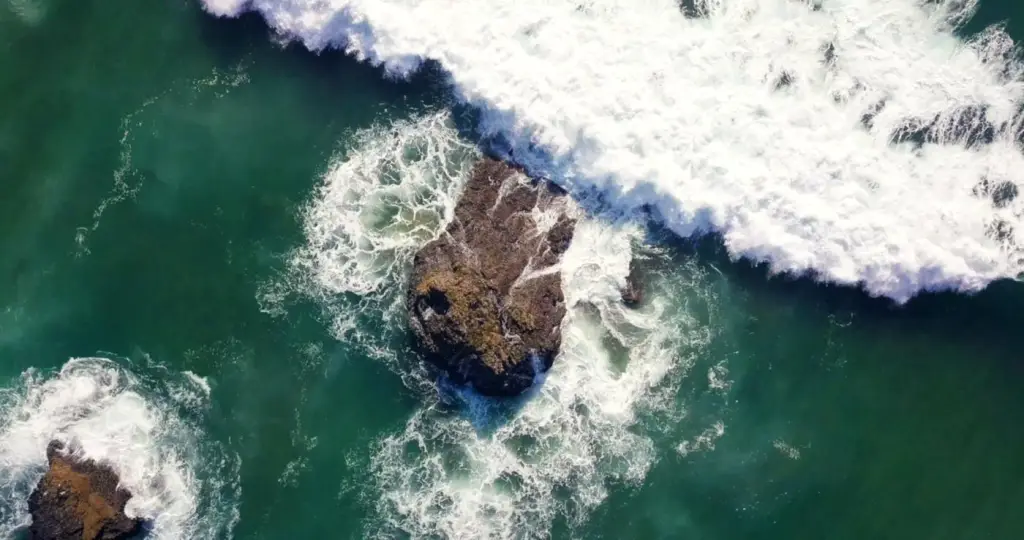 Waves around a rock, from above